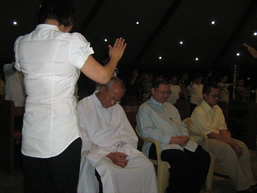 Woman Praying for Priests Woman Praying for Priests
